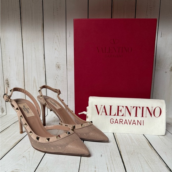 Valentino Garavani Rockstud Mesh Slingback Pointed Toe Pump Beige Sz 38 / 8 - Picture 1 of 16